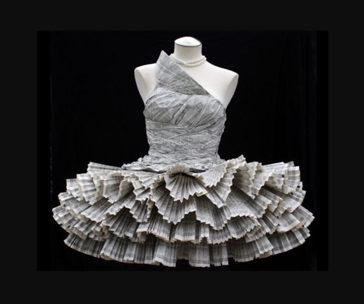 Cách làm trang phục tái chế từ giấy báo đẹp sáng tạo trong thời trang