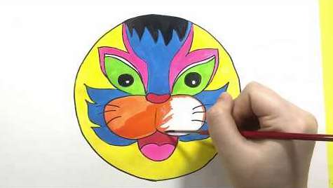 Không chỉ giúp bạn có một tác phẩm nghệ thuật đẹp, các video dạy vẽ mặt nạ cho học sinh lớp 8 này sẽ còn giúp bạn rèn luyện tay nghề và sự kiên nhẫn trong việc thực hiện các bước vẽ. Hãy tìm hiểu ngay nhé!