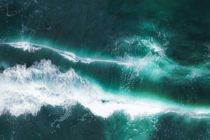 Hình ảnh sóng biển xanh thẳm