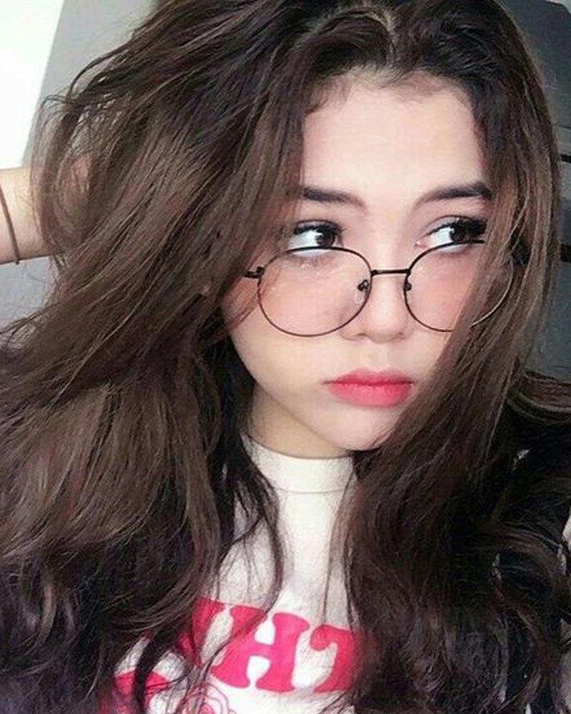 Hình ảnh girl xinh tóc dài đeo kính có gu 3