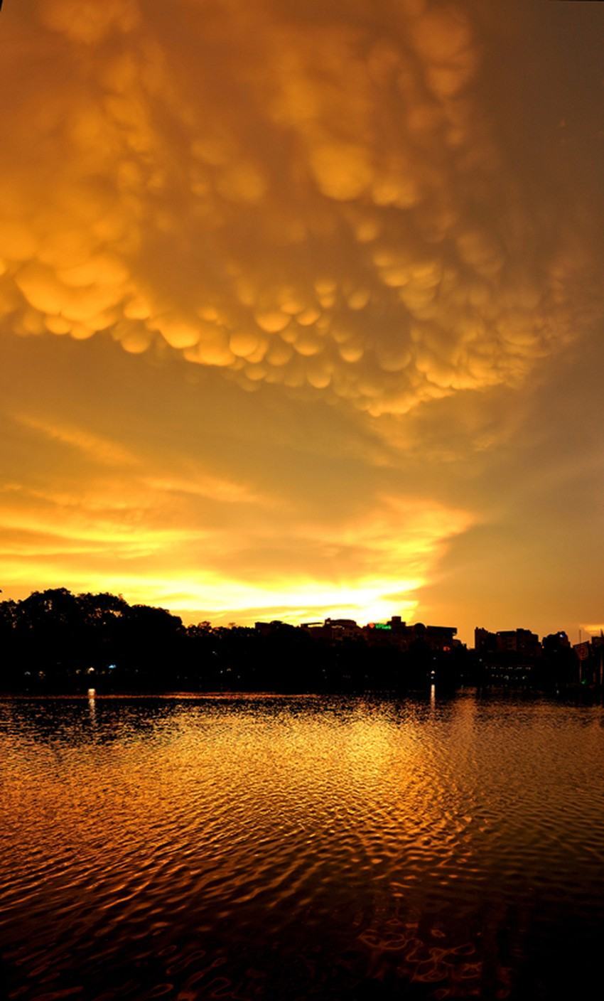 Bức ảnh Hồ Gươm với khoảnh khắc đẹp