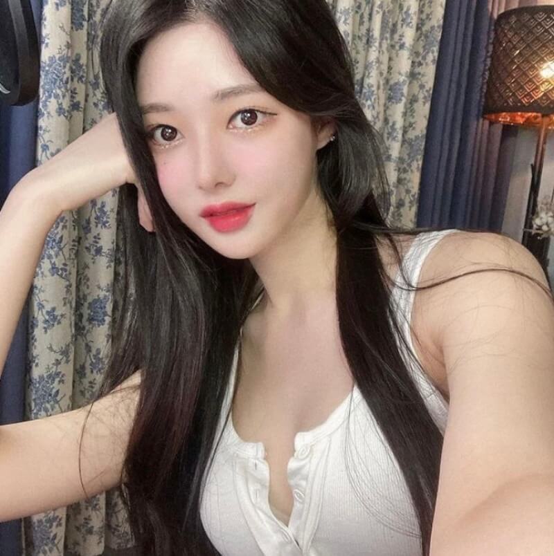 Nữ diễn viên Hàn Quốc - Ayun xinh đẹp