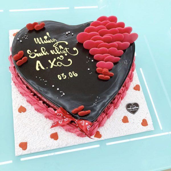 Bánh sinh nhật nam trái tim đỏ đen
