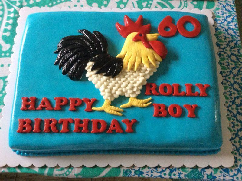 Bánh sinh nhật con gà cho người tuổi Dậu với hình ảnh những chú gà