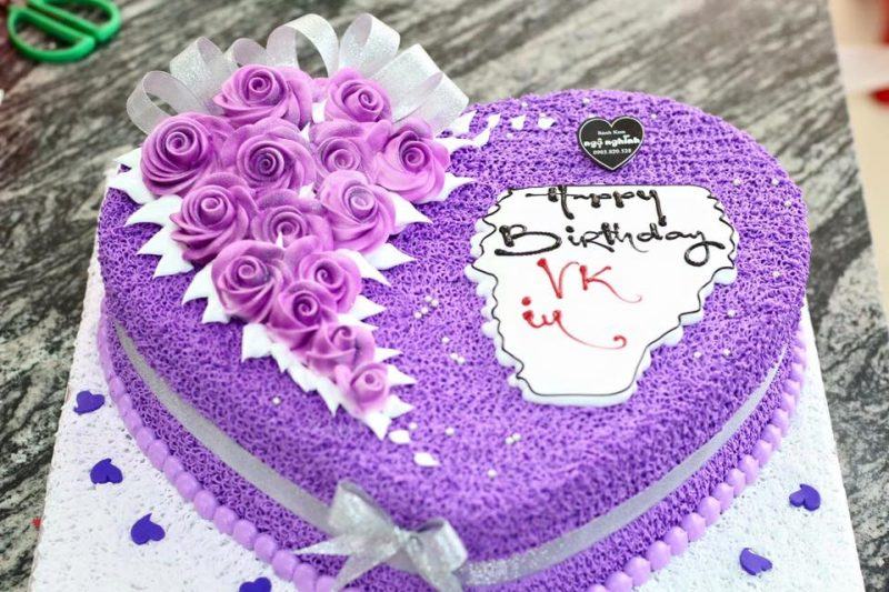 Bánh sinh nhật cho cô gái yêu hoa màu tím
