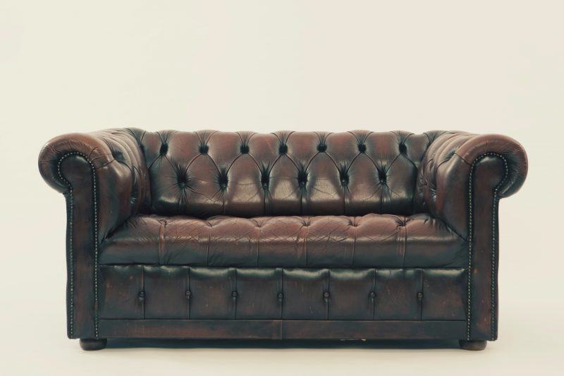 màu sắc của ghế sofa màu đen