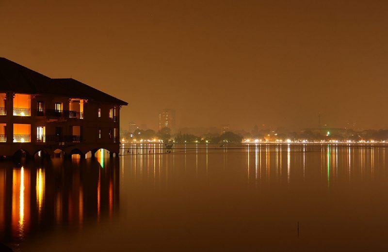 Hình ảnh Hồ Tây về đêm rất đẹp