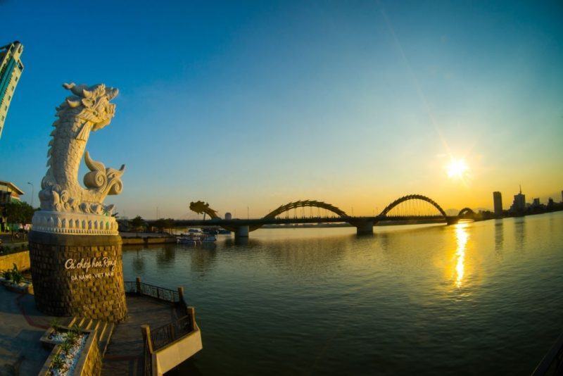Hình ảnh thành phố Đà Nẵng bên sông Hàn