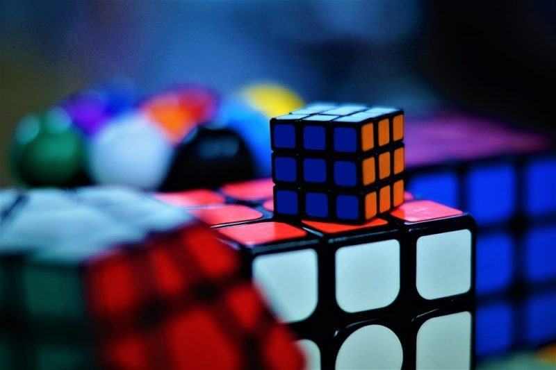 Giải đố Rubik với Giải đố Rubik