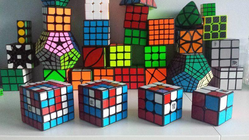 Giải đố Rubik đầy màu sắc