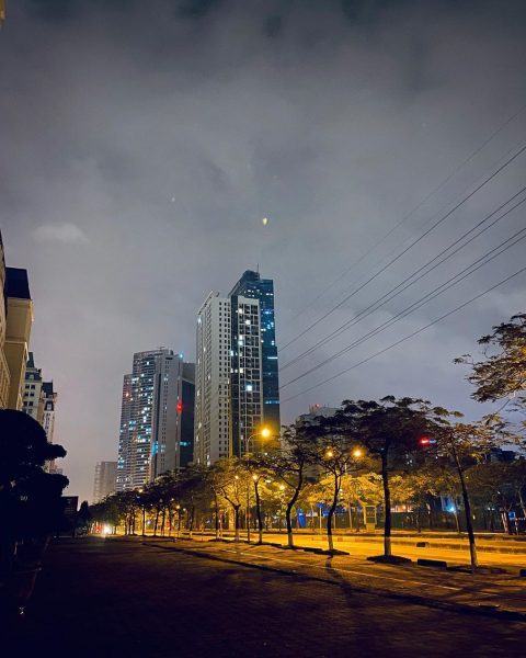 Hình ảnh Hà Nội về đêm trên phố vắng