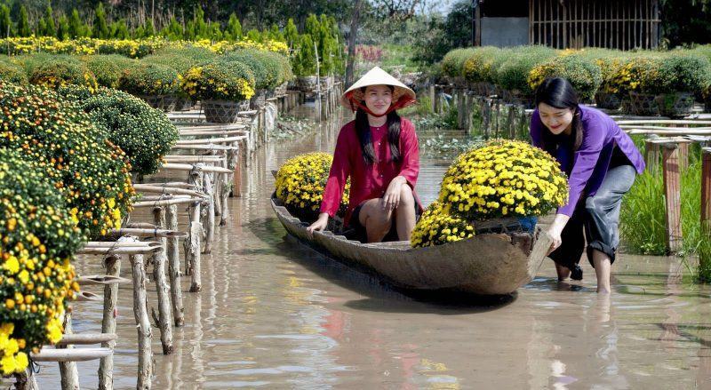 Pictures of Sa Dec Flower Village preparing to welcome Tet