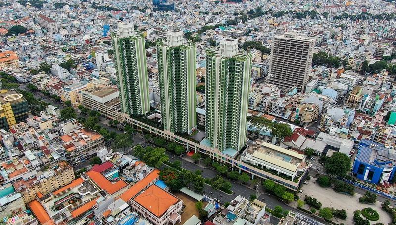 Thuận Kiều Plaza được biết đến là một trong những khu phức hợp cao ốc thương mại và nhà ở nổi tiếng nhất Sài Gòn.