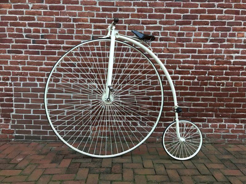 một hình ảnh của một chiếc xe đạp với thiết kế khác nhau