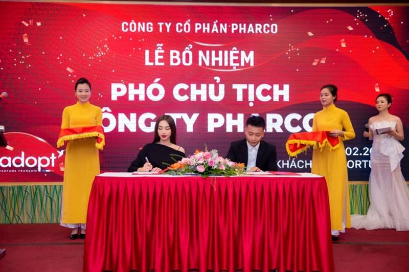 Quang Linh Vlog là PGĐ công ty của Hoa hậu Thủy Tiên