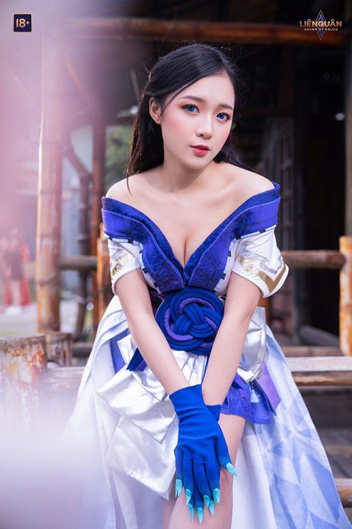 MC Vũ Phương Thảo cosplay Natalya