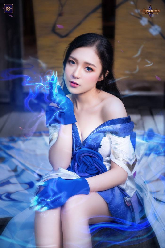 MC Phương Thảo cosplay Natalya