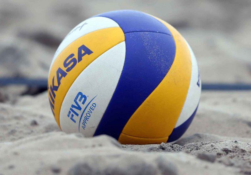 hình ảnh bóng chuyền trên cát