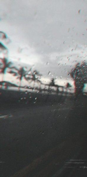 hình ảnh cổ điển của những giọt mưa trên cửa sổ