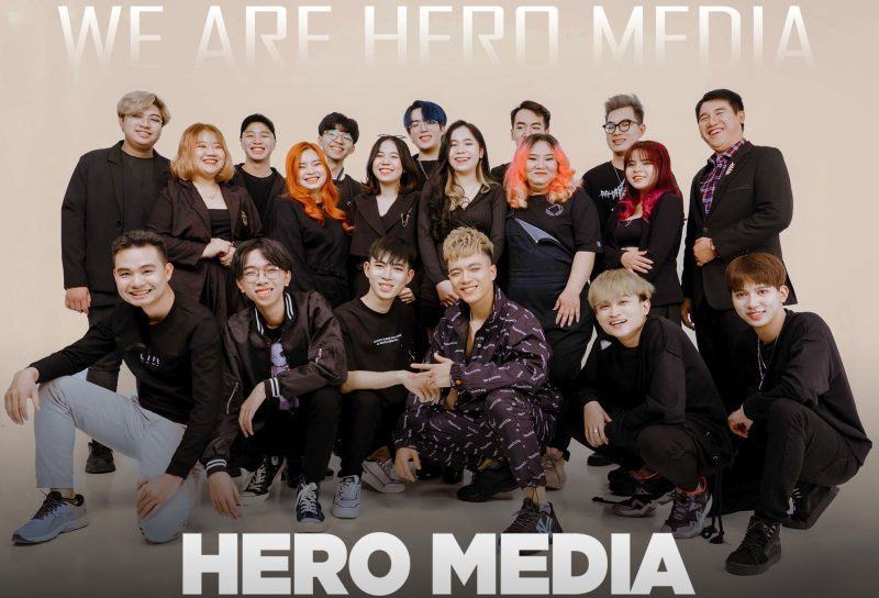 Hình ảnh nhóm anh hùng với đầy đủ thành viên