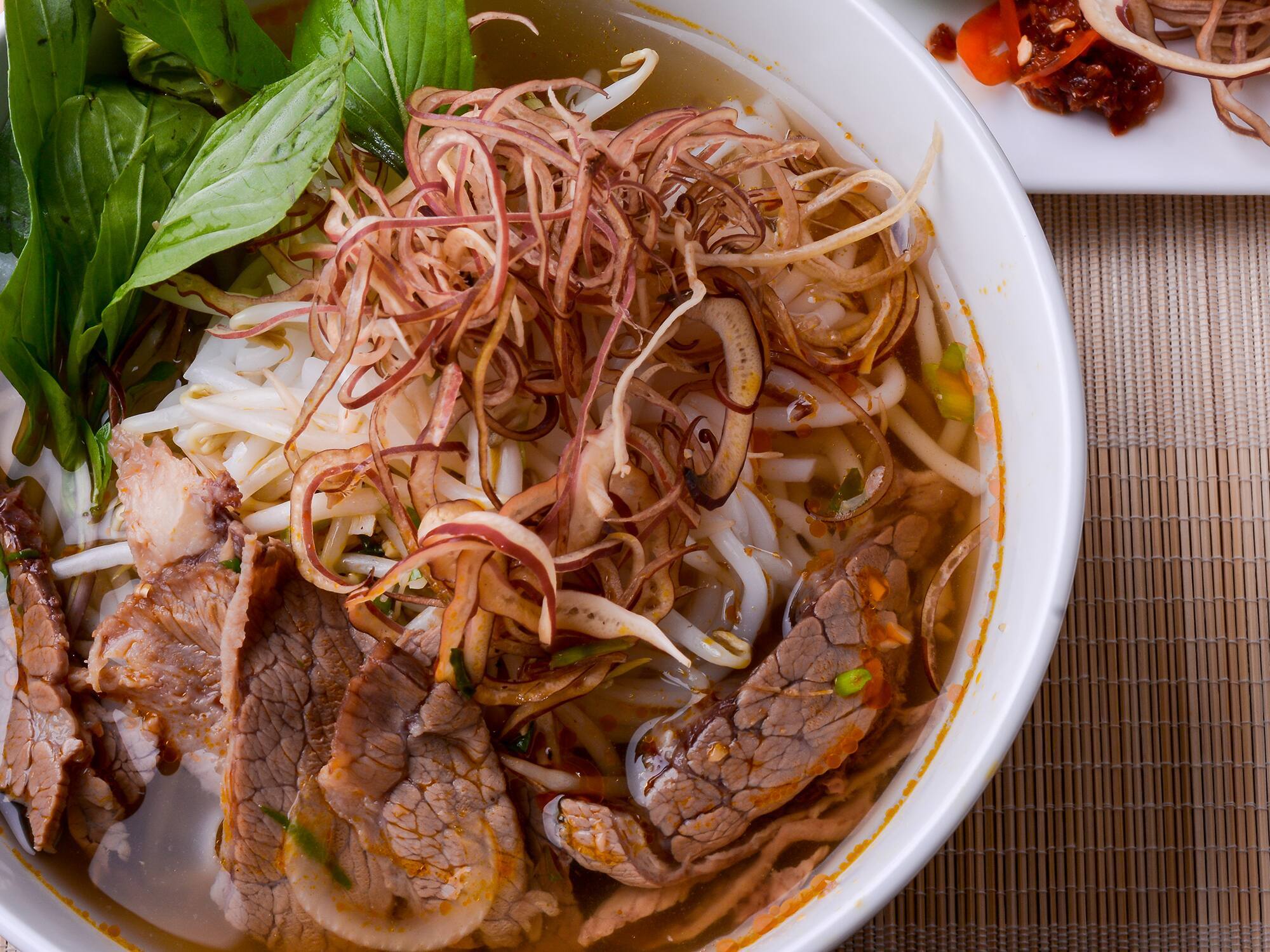 Cách nấu bún bò Huế 4