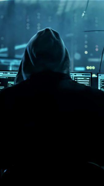 hình ảnh hacker trong phòng kính