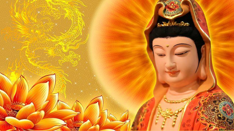 Tượng Phật Bà Quan Âm và hoa sen Cam Lộ