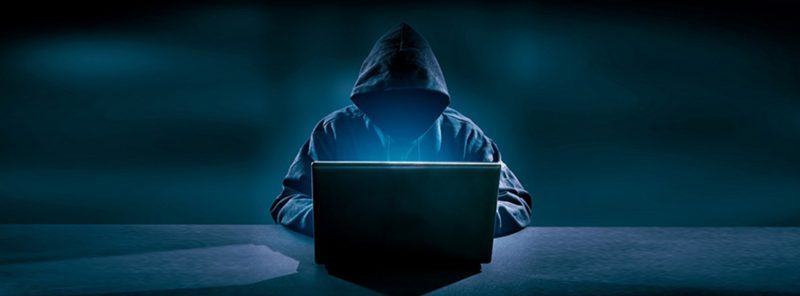 hình ảnh hacker đơn giản trên trang bìa