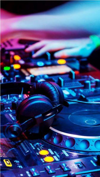 Hình ảnh tai nghe dj EDM để bàn