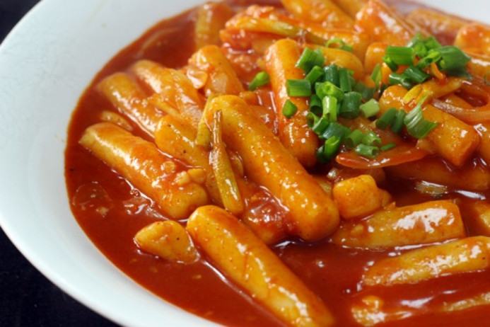 cách làm tokbokki bằng bột gạo