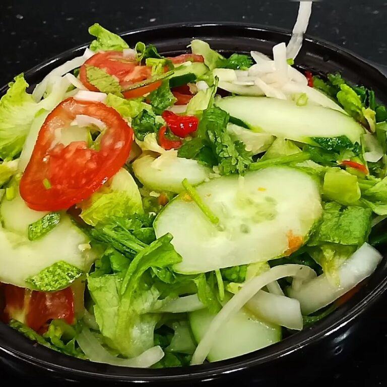 Cách làm salad rau trộn sử dụng dầu giấm ngon nhất tại nhà