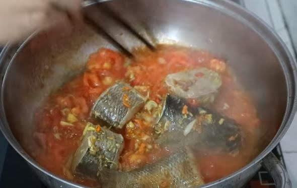 Cách làm món cá lóc hoa chuối 5