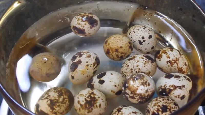 cách nấu canh tôm 3 quả trứng cút