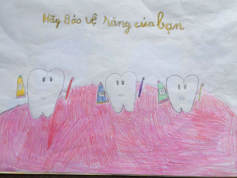 Vẽ răng ở trường rất dễ