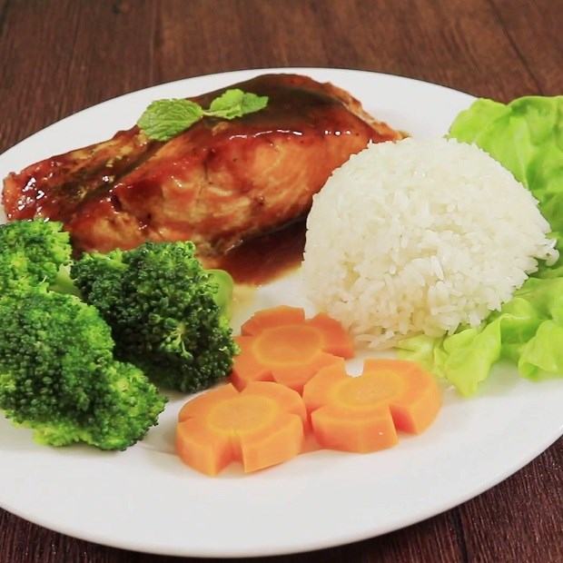 cá và sốt teriyaki