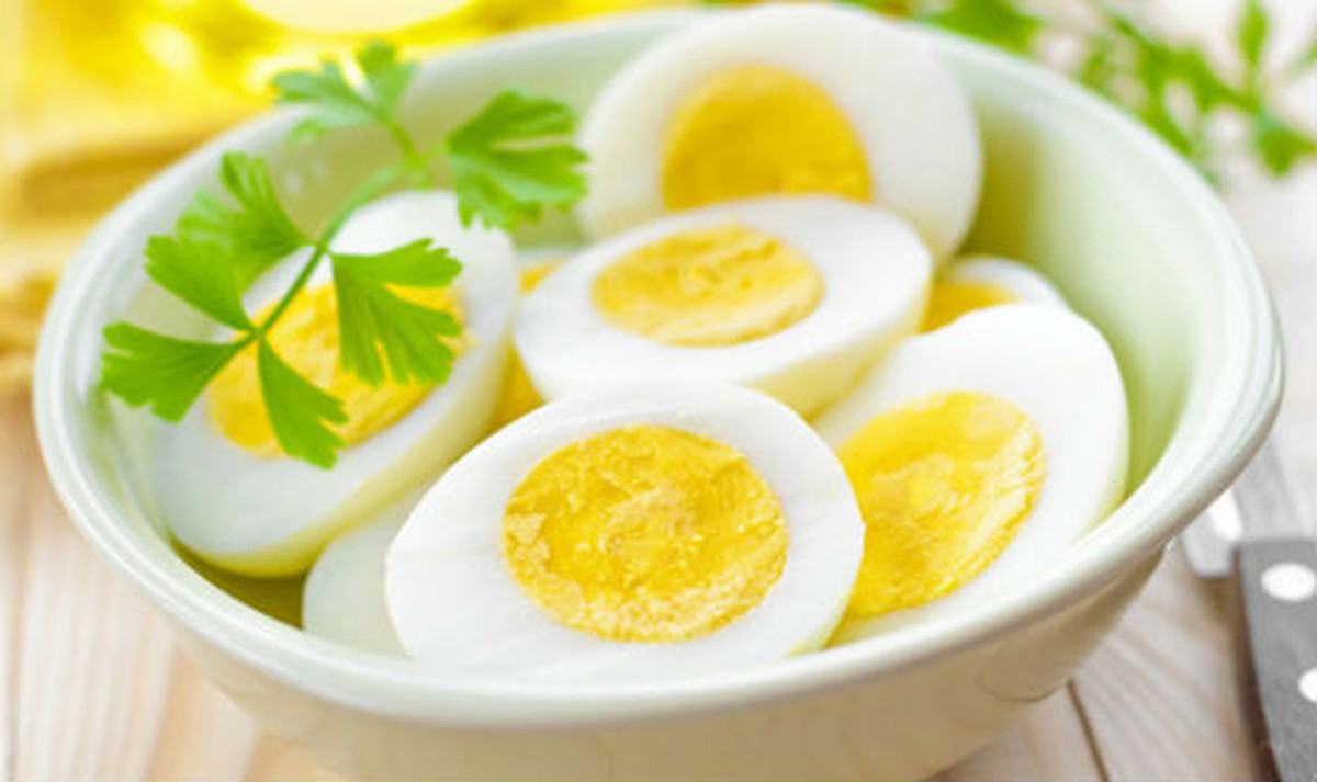 Những lợi ích sức khỏe của việc ăn trứng sống là gì?