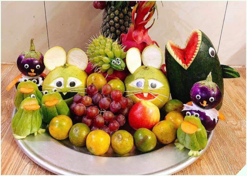mâm cỗ Trung Thu truyền thống với trái cây
