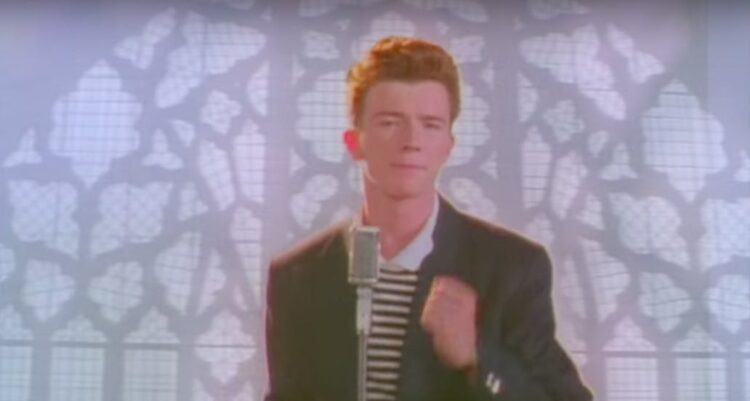 Rick roll là gì? Đùa chút cho vui