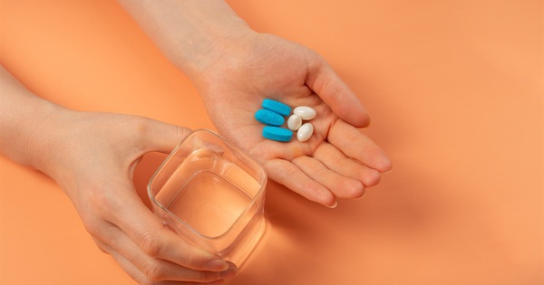 4 loại đồ uống cần tránh khi dùng thuốc