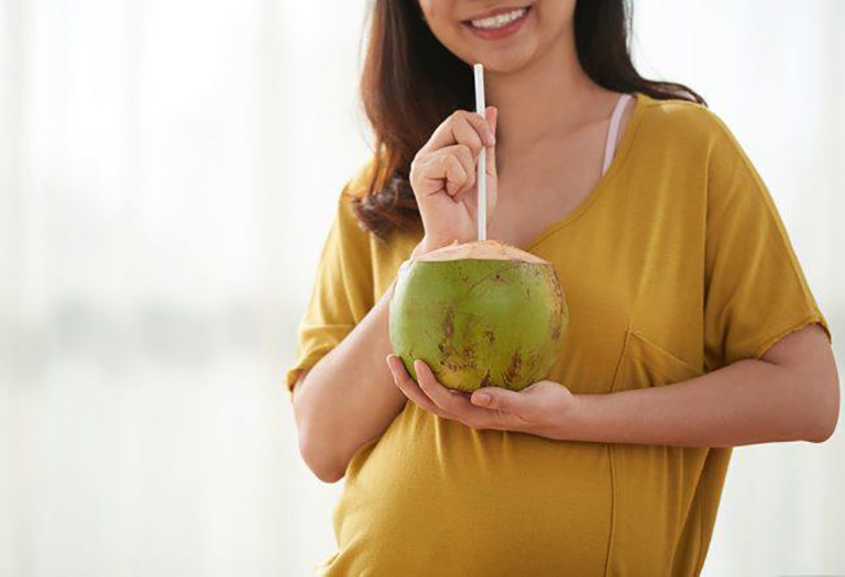 Bà bầu có nên uống nước dừa không? Những lưu ý tốt nhất cho thai kỳ 1