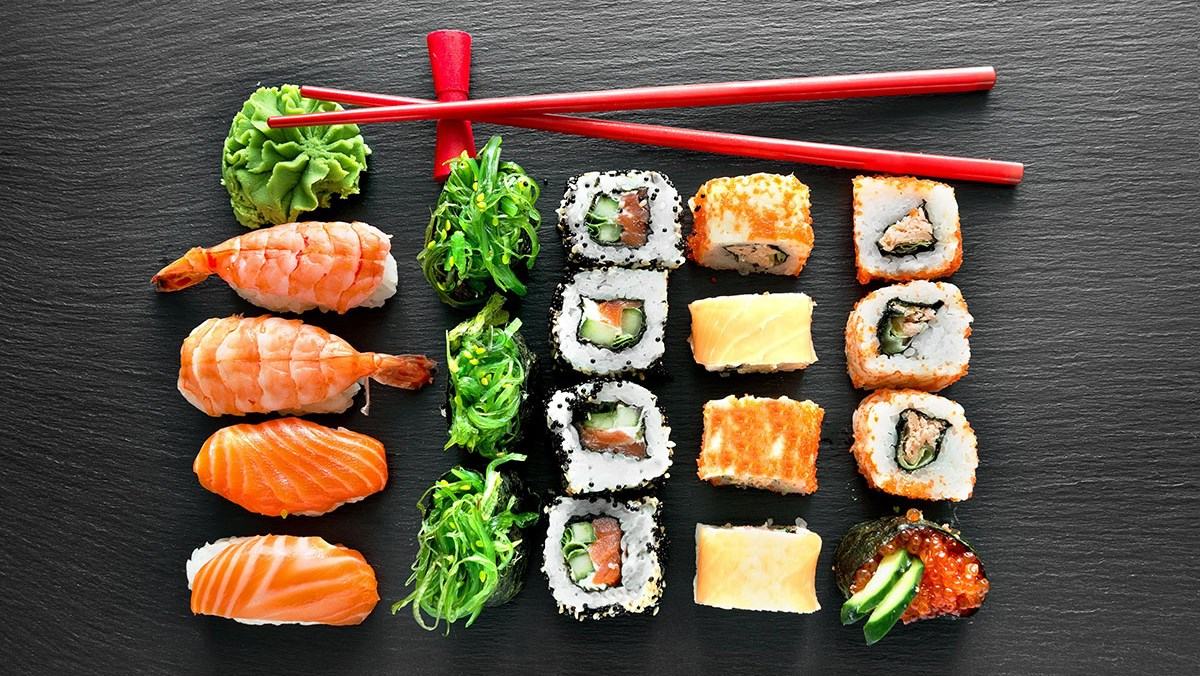 Nguyên liệu phổ biến trong cơm cuộn sushi Nhật Bản