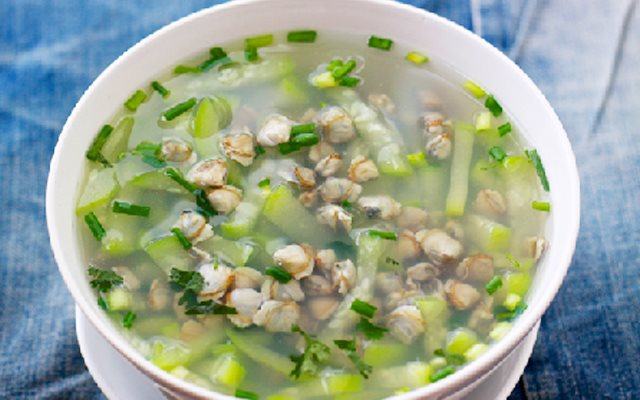 Cách làm canh hến bầu 1