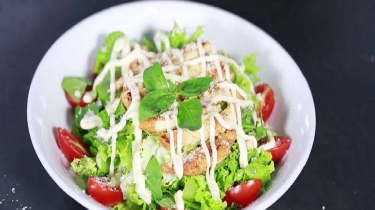 Cách làm salad gà sốt mayonnaise 1