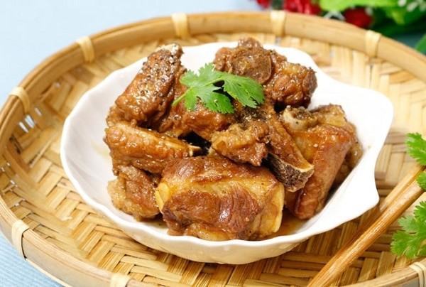 cách làm sườn kho tiêu 1