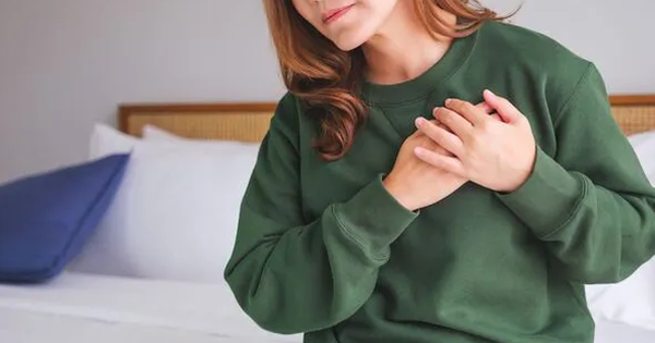 Cảm giác lạnh ở 2 vùng trên cơ thể có thể là dấu hiệu của bệnh tim, theo chuyên gia
