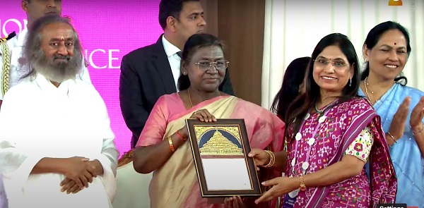 Dr. Bhagyashree Prasad Patil Honored with the Prestigious Vishalakshi Award 2025 by Hon’ble President Droupadi Murmu at the International Women’s Conference