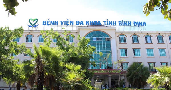 Một bé trai ở Bình Định bị thương nặng do nổ pin