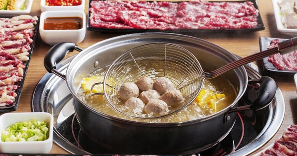 Người Việt cần bỏ ngay 4 kiểu ăn lẩu “độc khủng khiếp” này nếu không muốn thực quản và dạ dày bị hủy hoại