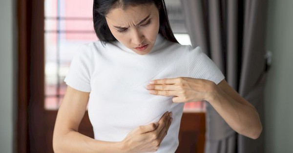 Phát hiện bất thường ở lưỡi, người phụ nữ được chẩn đoán ung thư vú đã di căn, bác sĩ hướng dẫn 3 bước tự kiểm tra