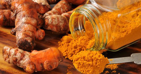 Thực hư dùng tinh bột nghệ và mật ong chữa bệnh dạ dày? 5 người này nhất định phải tránh!